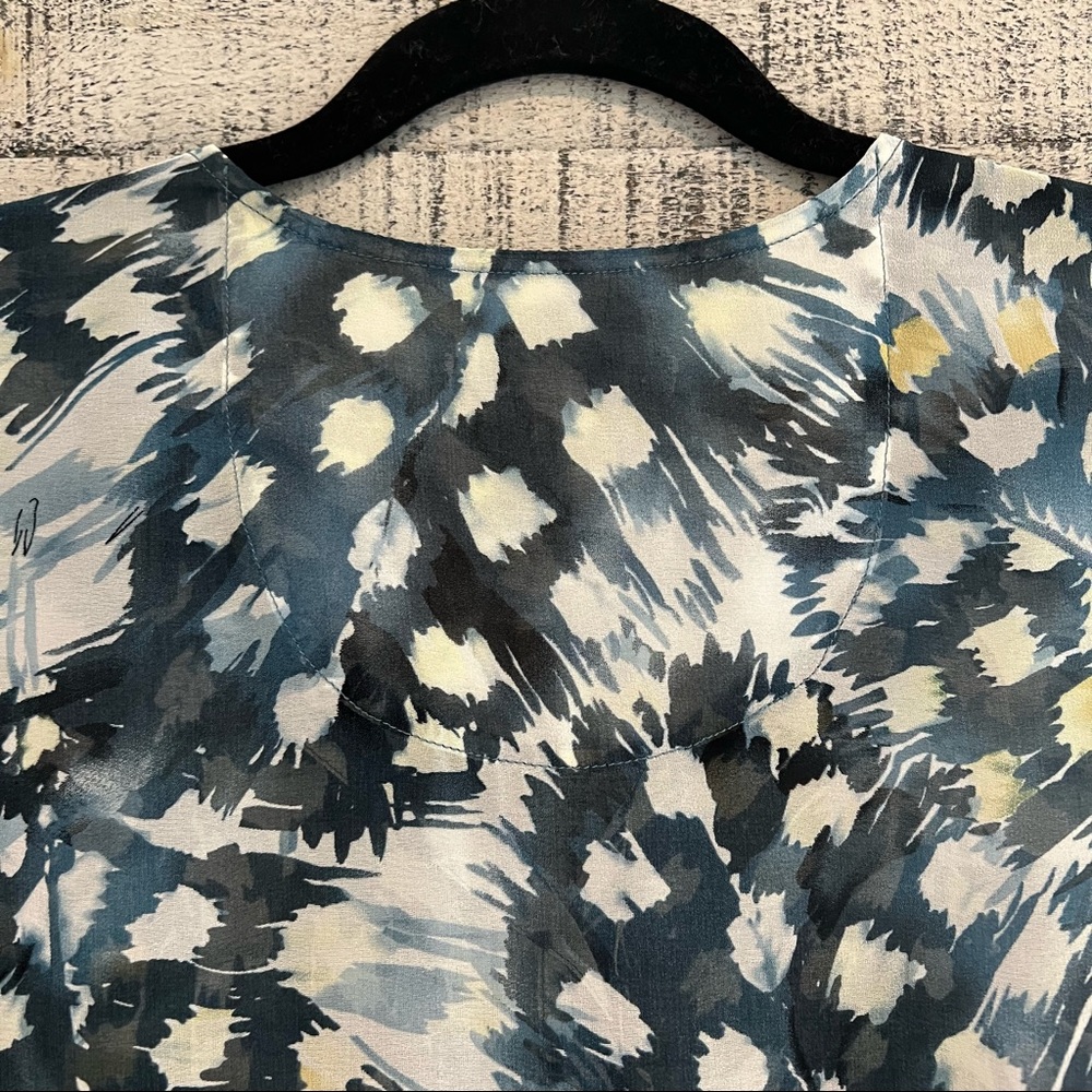 Cabi Avery Feather Print Button Down Tunic - image 7